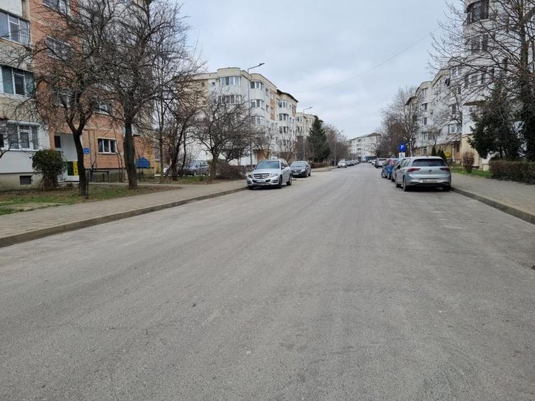 Neagoe Vodă- Ardealului- 3 camere decomandate-etaj 2-mobilat/utilat - 1