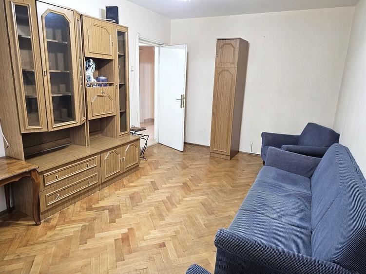 Apartament cu 3 camere, etaj intermediar - Piata Centrala - 10