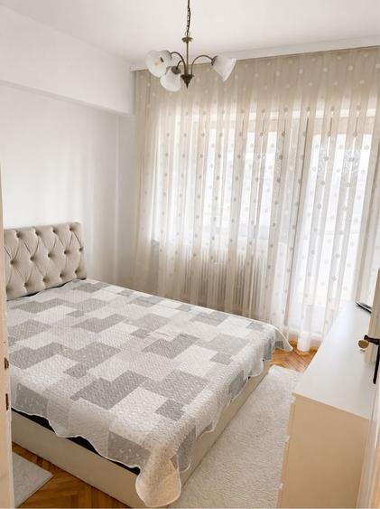 Apartament cu 3 camere decomandat în Dacia