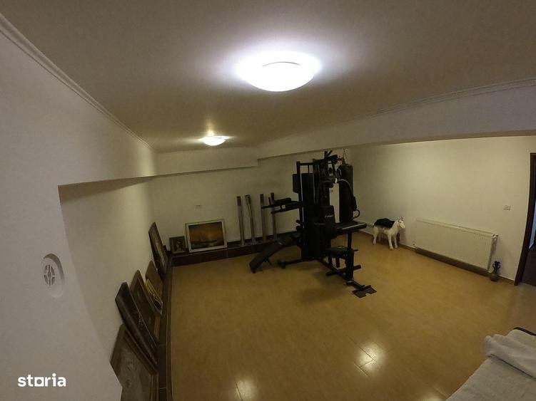 DE INCHIRIAT: apartament 4 Camere la intrare in Lazu - 2