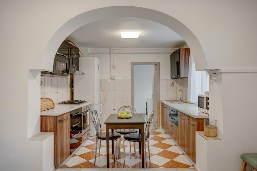 Casa interbelica cu farmec, in apropiere de Mall Vitan - 11