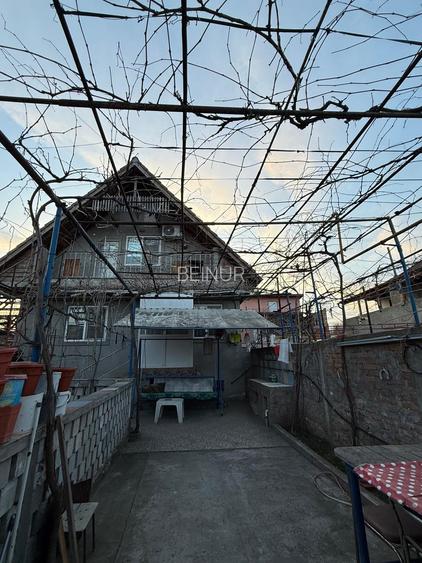 Casă cu 7 camere în Central Casă cu 7 camere în Central