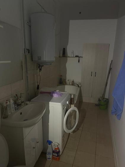Vand garsoniera 43,81 mp plus cota parte de 1/2 din 142 mp . Strada Muzelor nr 2 , sector 4 Bucuresti - 4