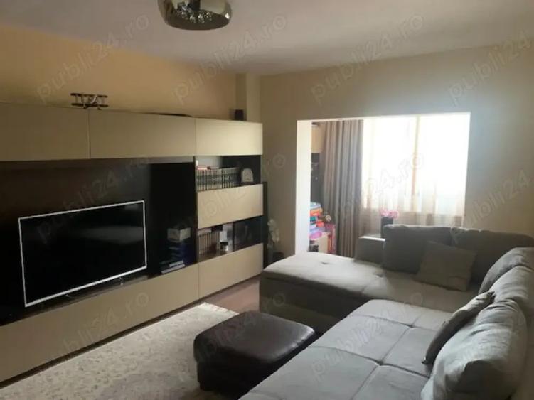 De vanzare apartament 4 camere - 6