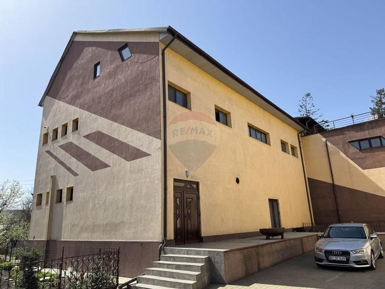 Spatiu comercial de 1,460mp in zona Central - 17