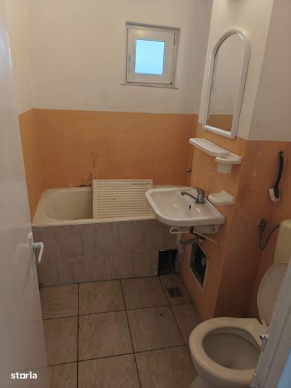 Octav Onicescu langa Parcul Mihai Eminescu piata Viilor Biserica Roset - 5