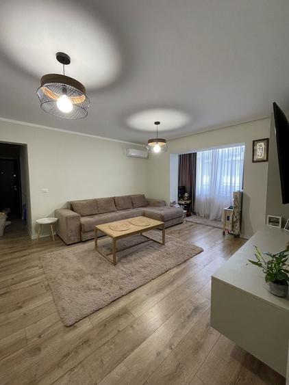 Vand apartament cu 2 camere situat pe Strada 2 Graniceri - 8