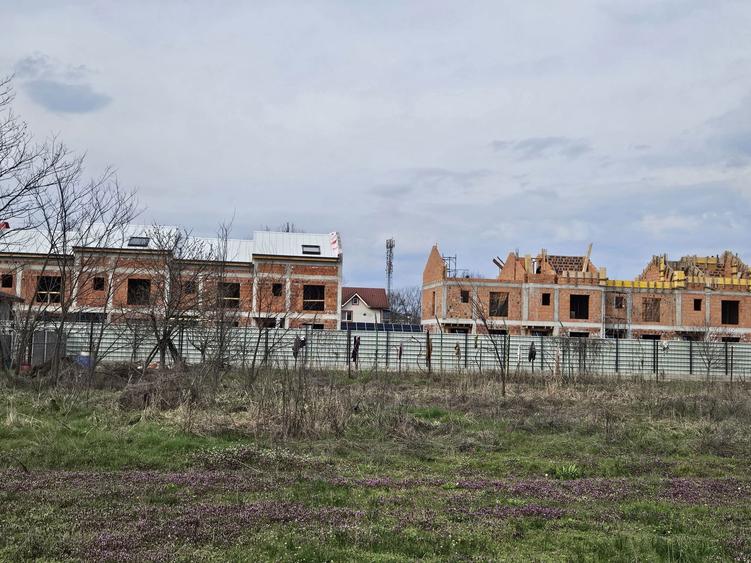 Casute Insiruite/duplexuri, zona Mall! - 8