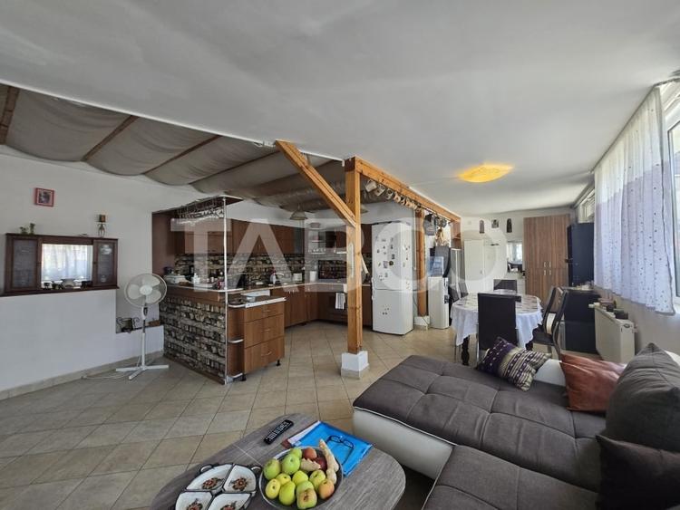 Casa individuala de vanzare 387mpu teren 624mp Sura Mica Sibiu - 15
