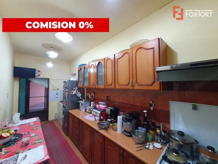 Casa cu 5 camere si service auto, teren total de 400 mp, zona Calea Sagului - 12