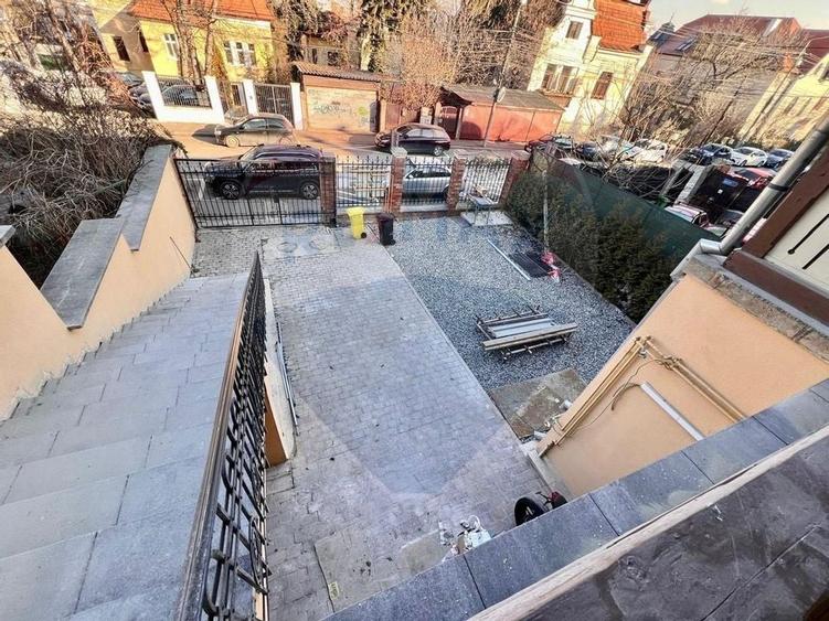 Spatiu de birouri de inchiriat - la casa cu 4 apartamente pe Racovita - 31