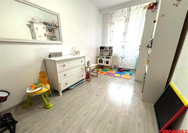 Zona Miron Costin - apartament 3 camere - etajul 2 - 6