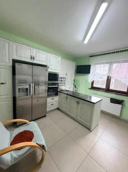 Vila / Pensiune de vanzare in Tohanu Nou la doar 4 km de Castelul Bran - 10