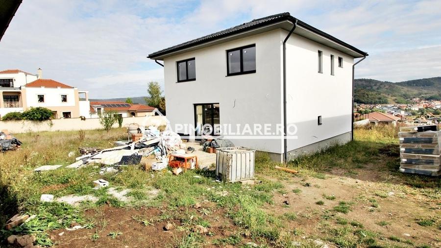 Casa 5 camere,3 băi,la cheie,138 mp,528mp teren,0% comision - 12