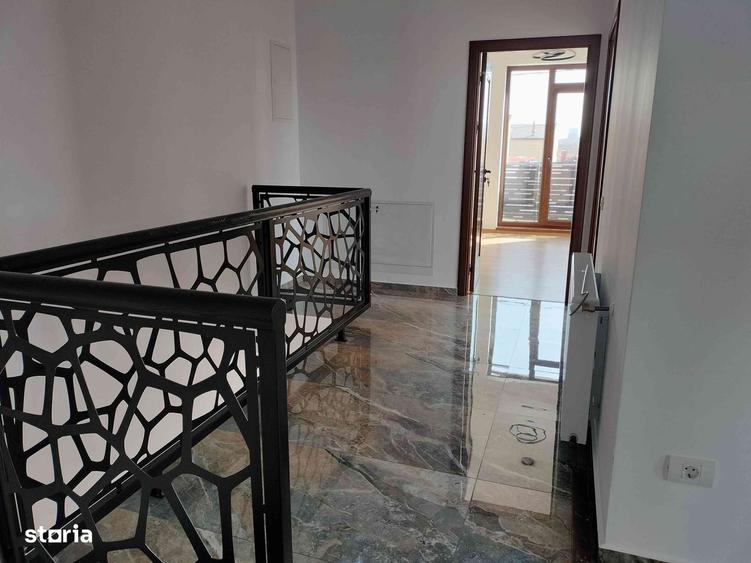Casă cu 5 camere cu Teren 280 Mp în Brătianu