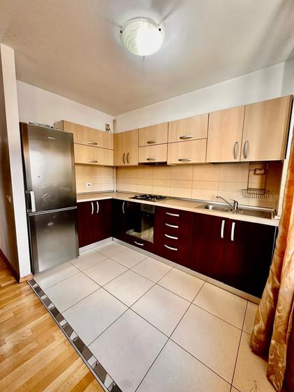 Inchiriez apartament 3 camere DECOMANDAT cu parcare subterana - 4