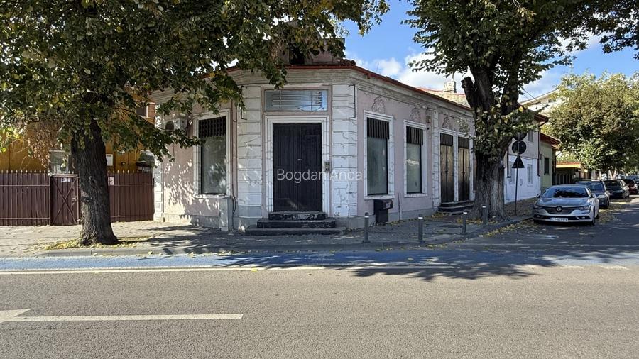 Bd.Mamaia cladire 150 mp pe colt cu destinatie de spatiu comercial Bd.Mamaia cladire 150 mp pe colt cu destinatie de spatiu comercial