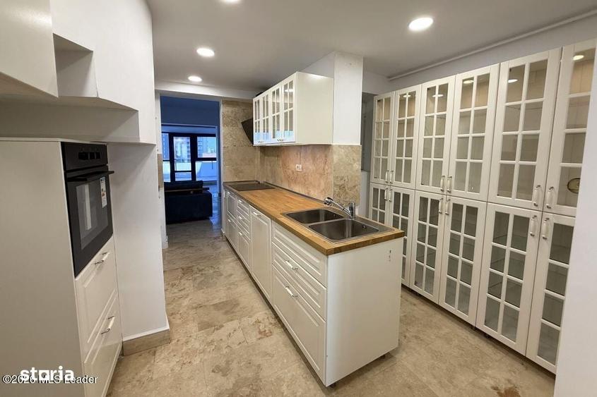 Apartament cu 4 camere în Polonă