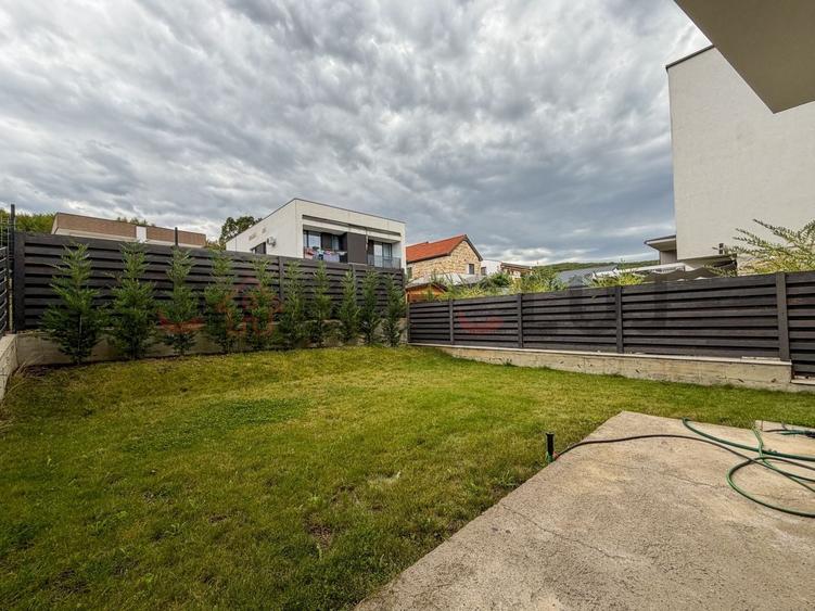 Duplex cu 4 camere cu Canalizare în Mănăștur