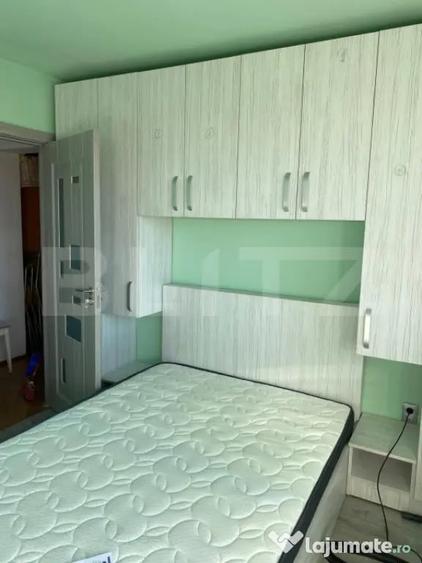 Apartament cu 3 camere semidecomandat, mobilat în Botizului