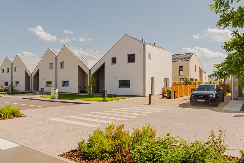 CUIB 1, LIZIERA DE LAC, FAZA 1 — CASA TA LÂNGĂ LAC, LA 20 DE MINUTE DE PALLADY - 1