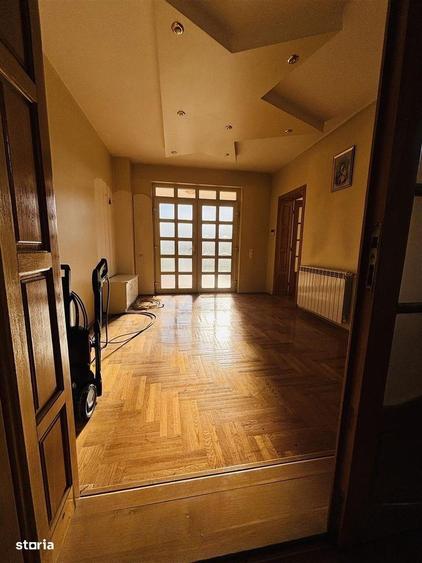 Vila Cu 14 Camere Si 3405 Mp Teren In Sanmartin - 11