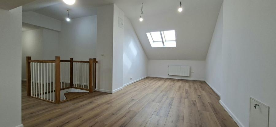 Apartament complet renovat cu 4 camere - 23