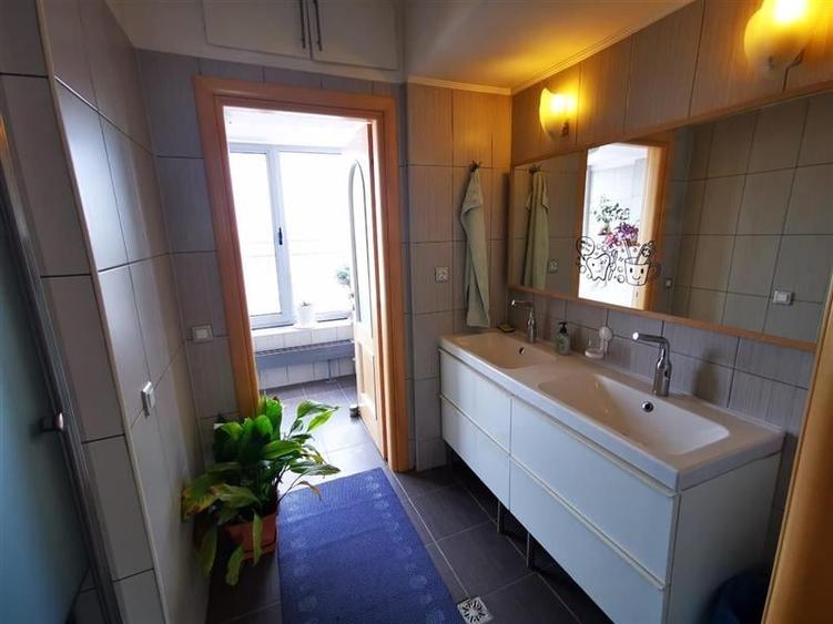 Inchiriere apartament si terasa, in strada Toamnei - 11