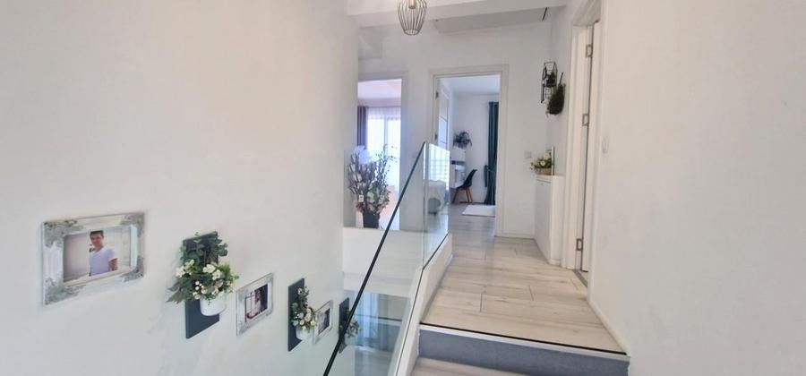 De vanzare vila triplex moderna 4 camere 2 bai in Șelimbar - 7