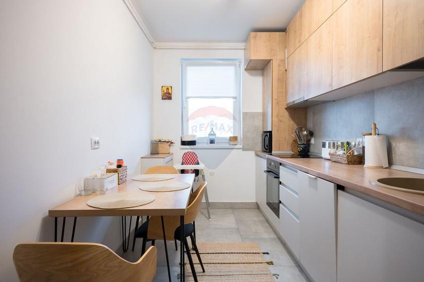 Apartament cu 2 camere,  2 băi și parcare subterană în Tractorul - 5