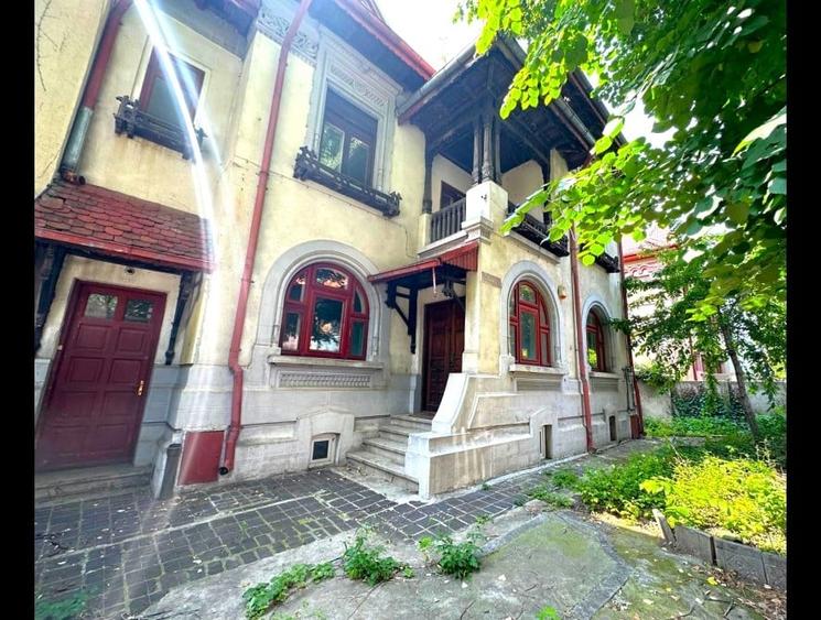 OPORTUNITATE! Vila pe strada EXCLUSIV de case , curte compacta, Kiseleff - 2