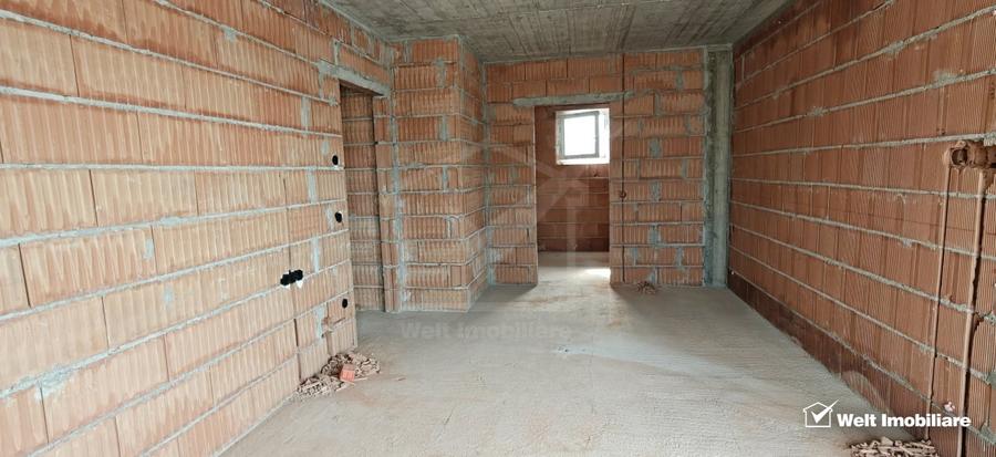 Casă individuală cu 4 camere cu Canalizare în Baciu