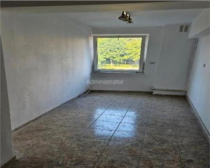 Apartament 2 camere Centrul Civic,etajul 2,liber,106000 Euro