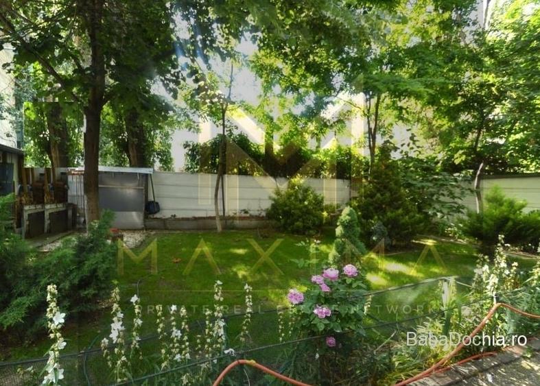 Casă individuală cu 11 camere cu Canalizare în Dorobanți