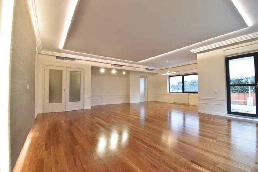 Apartament cu 4 camere decomandat, mobilat în Dorobanți