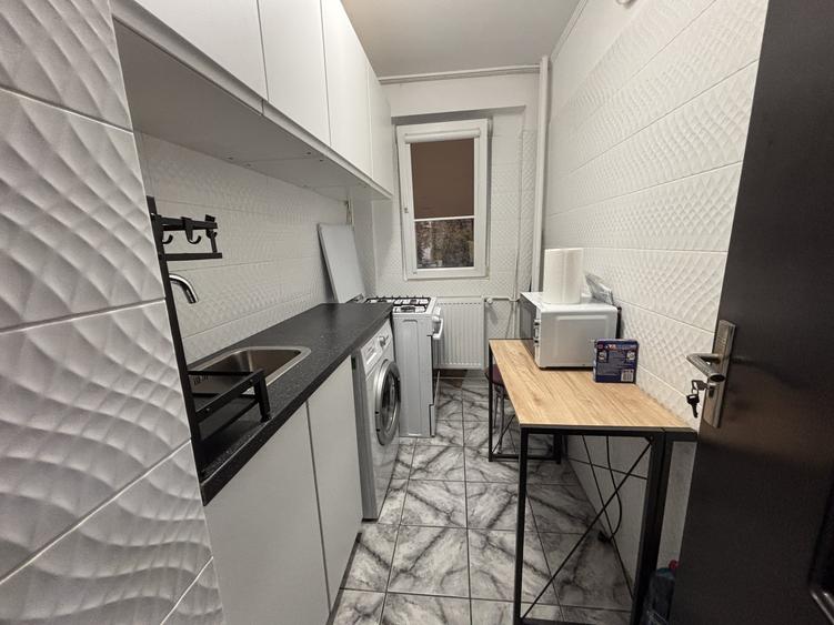 Apartament cu 2 camere decomandat, mobilat în Doamna Ghica