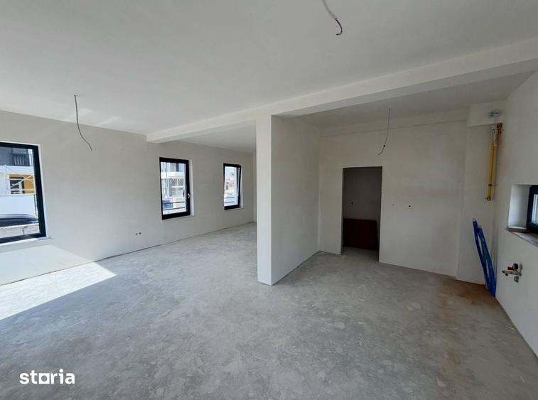 Casă cu 4 camere cu Teren 650 Mp în Bercu Roșu