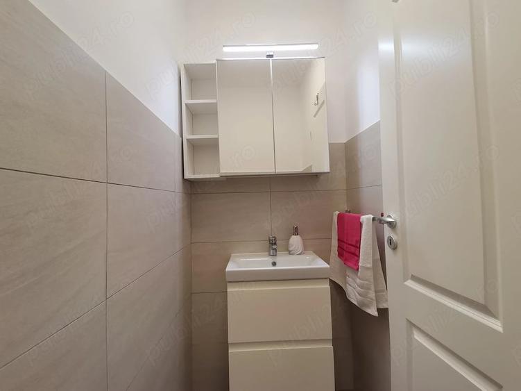 Apartament cu 3 camere decomandat în Exterior Vest