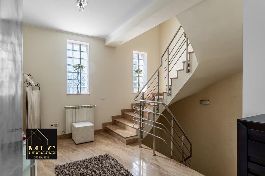 Duplex cu 7 camere cu Canalizare în Gorjului