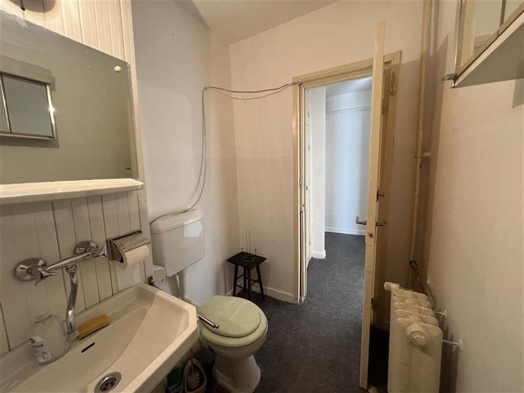 Apartament cu 2 camere decomandat în Vest