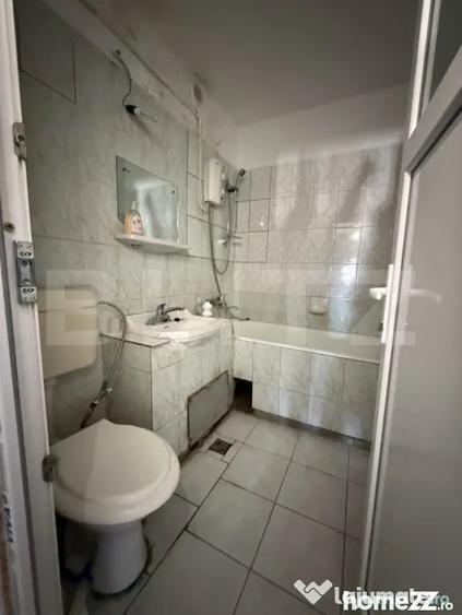 Apartament cu 3 camere decomandat în Micro 4