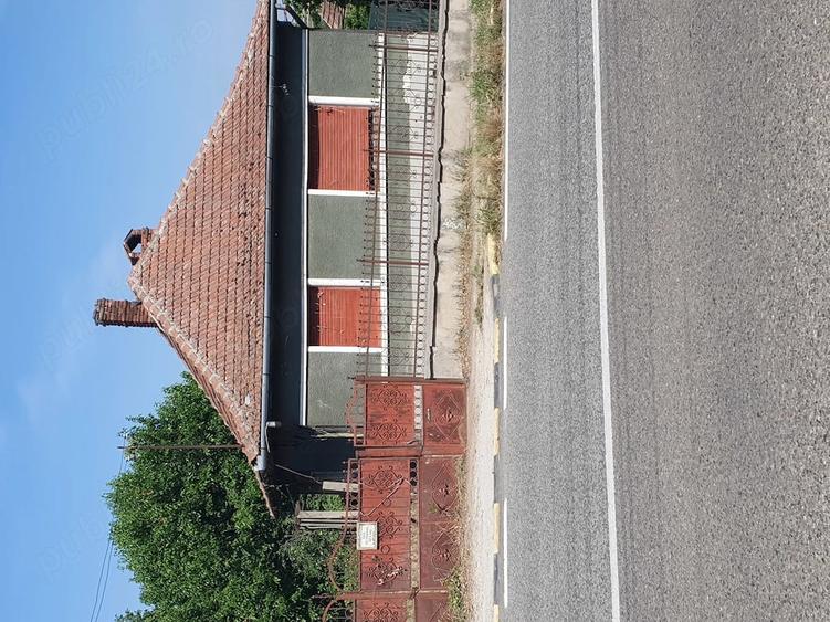 Casă cu 2 camere cu Teren 3582 Mp în Central