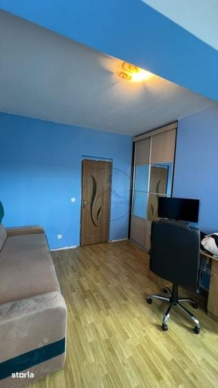 Apartament cu 3 camere în Independenței