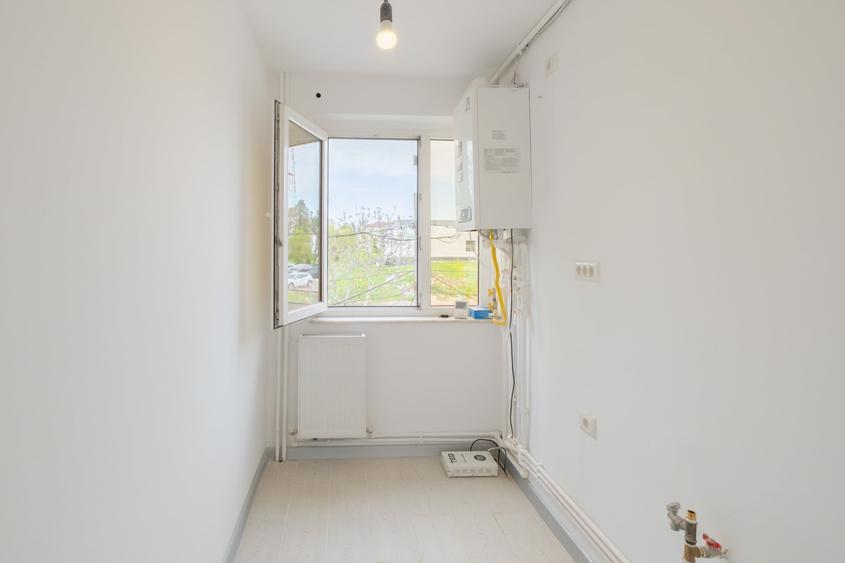 Apartament cu 3 camere semidecomandat în Tomis III