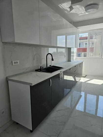Apartament cu 3 camere semidecomandat în Progresul
