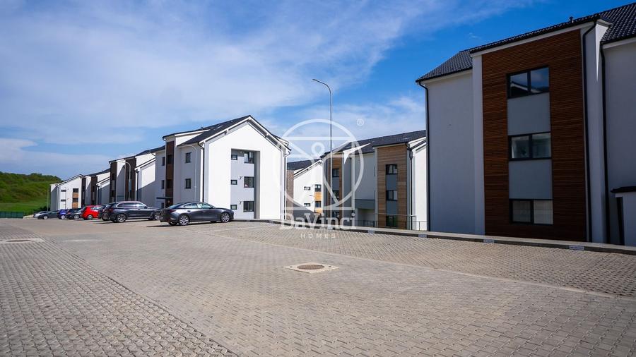 Apartament cu 3 camere semidecomandat, mobilat în Exterior Vest