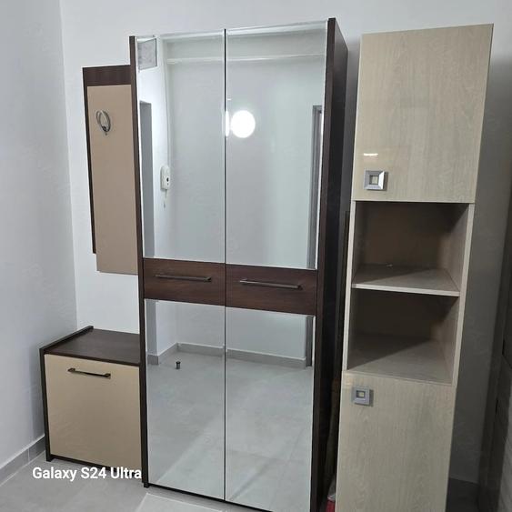 Apartament cu 3 camere semidecomandat în Central