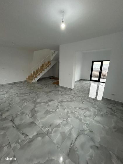 Casă cu 4 camere cu Teren 250 Mp în Valea Lupului