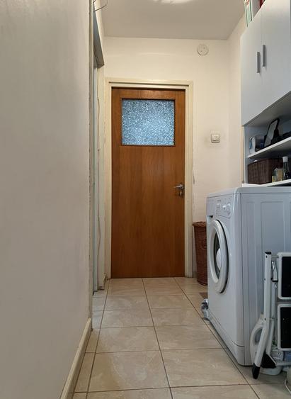 Apartament cu 3 camere decomandat în Drumul Taberei