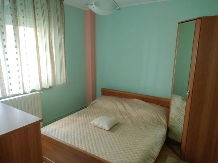 Apartament cu 3 camere decomandat, mobilat în Drumul Taberei